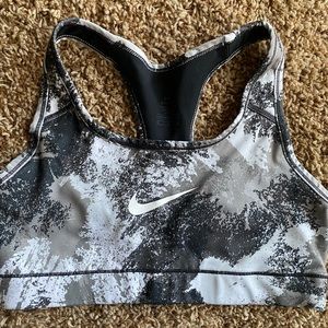 Nike classic sports bra